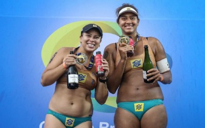 Restart Gold for Rebecca & Ana at Brazilian Tour